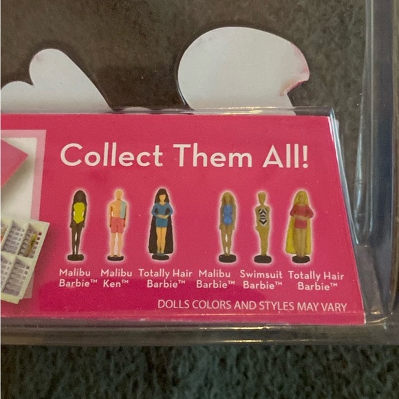 BNIB Worlds Smallest Barbie Fashion Case w/2 Barbies - Picture 2 of 5